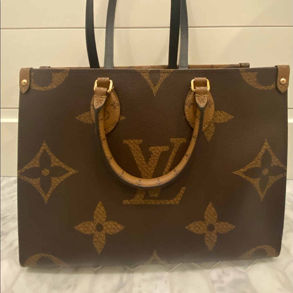 Louis Vuitton ON-THE-GO MM! AUTHENTIC!